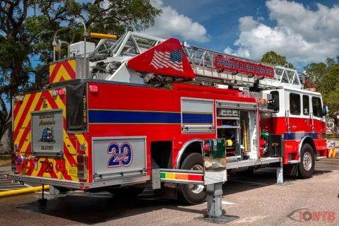 A fire truck with the words Seminole Fire Rescue on it